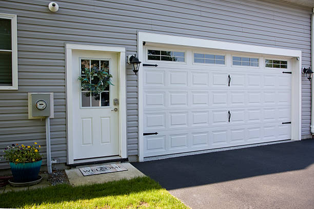24/7 Emergency Garage Door Installation experts in Saranac Lake, NY